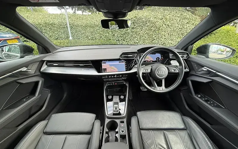 Używany Audi A3 S-Line 150 KM (110 kW) 2024 Sedan/Limuzyna