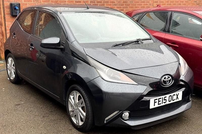 Used Toyota Aygo x-press 2015 Grey Hatchback