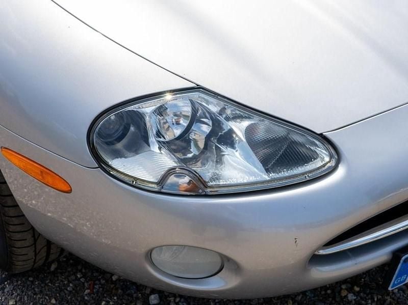Used Jaguar XK8 290 HP (213 kW) 2001 Silver Cabriolet