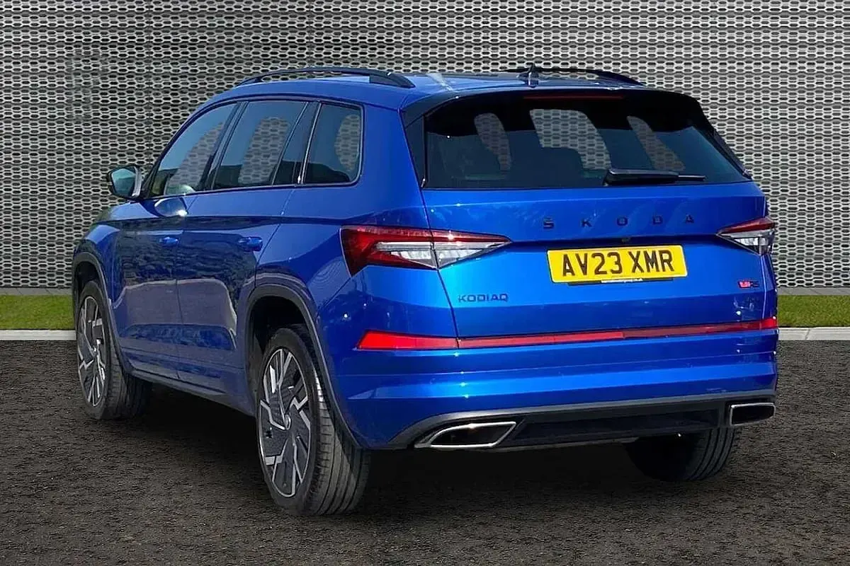 Used Skoda Kodiaq vRS 180 HP (132 kW) 2023 Race blue metallic SUV