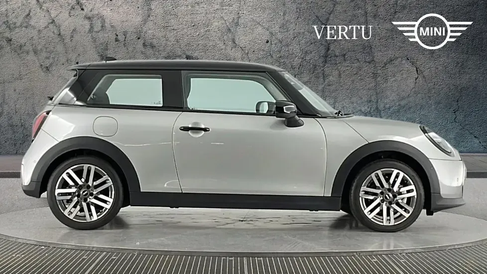 Used Mini Cooper Hatch 114 kW (156 HP) 2025 Silver Hatchback