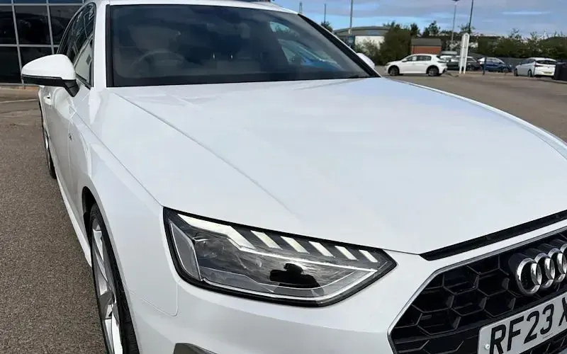 Used Audi A4 S-Line 150 HP (110 kW) 2023 White Estate