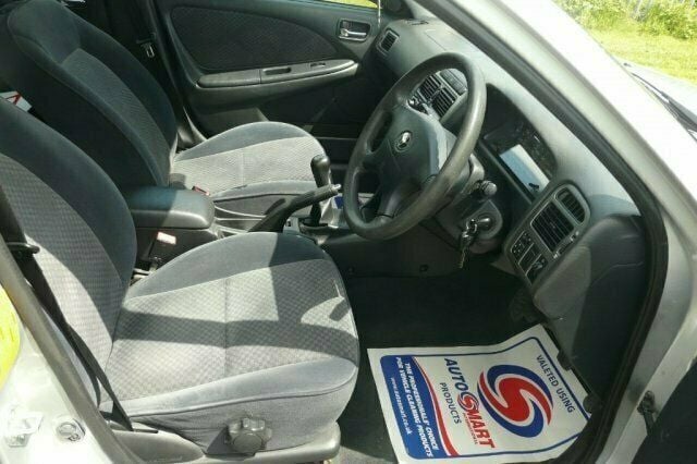 Used Toyota Avensis 127 HP (93 kW) 2003 Hatchback
