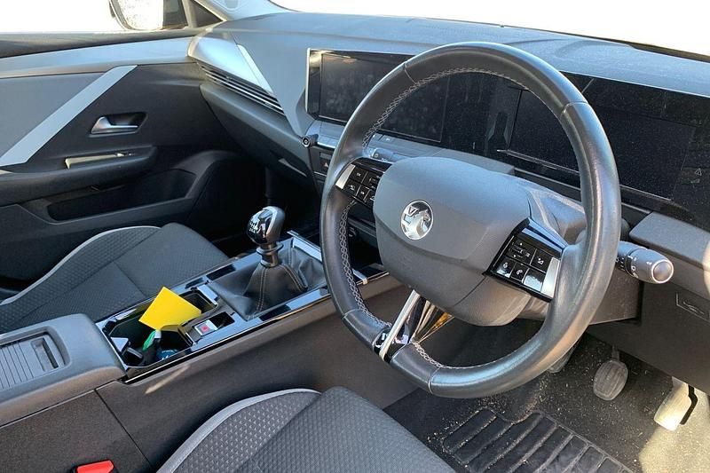 Used Vauxhall Astra Design Edition 2022 Yellow Hatchback