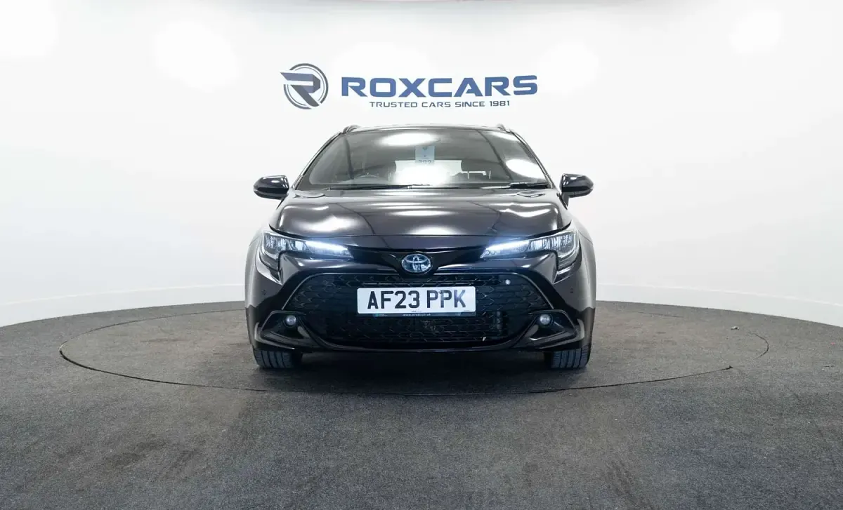 Used Toyota Corolla 140 HP (102 kW) 2023 Blue Estate