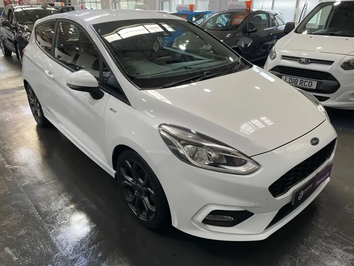 Used Ford Fiesta ST-Line 100 HP (73 kW) 2017 White Hatchback