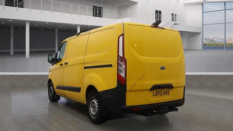 Used Ford Transit Custom 130 HP (95 kW) 2022 Yellow Van