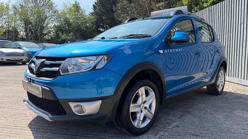 Used Dacia Sandero Lauréate 2015 Blue Hatchback