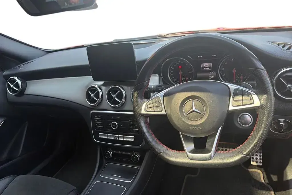Used Mercedes GLA200 AMG line 156 HP (114 kW) 2020 Red SUV