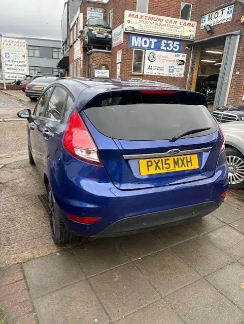 Used Ford Fiesta Titanium 125 HP (91 kW) 2015 Blue Hatchback