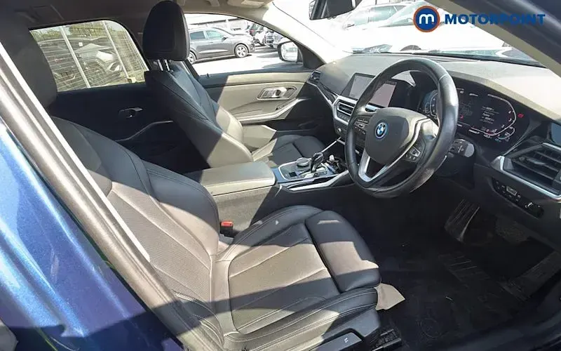 Used BMW 330e 292 HP (214 kW) 2021 Blue Estate