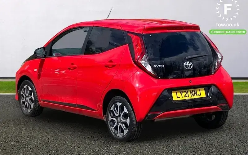Used Toyota Aygo Trend 72 HP (52 kW) 2021 Red Hatchback