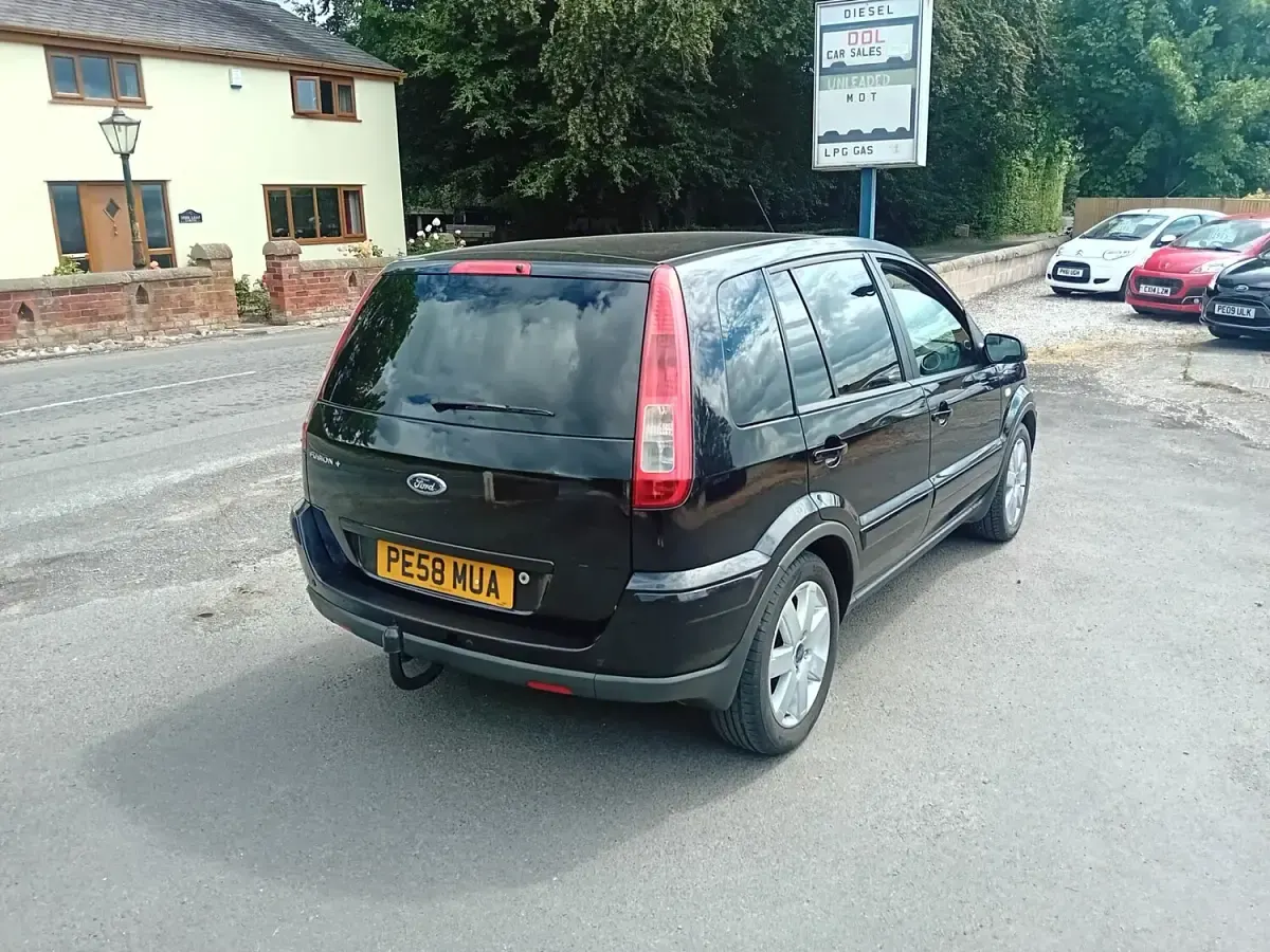 Used Ford Fusion 101 HP (74 kW) 2008 Black Hatchback