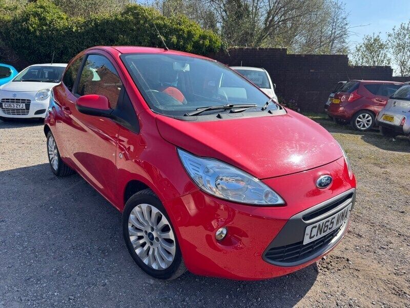 Red Used 2015 Ford Ka Zetec Hatchback | £2,995 (Good price) - Image 1/4