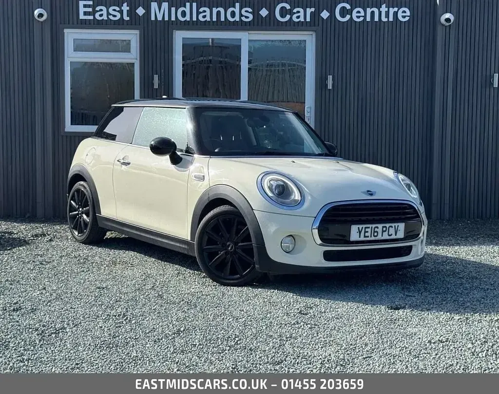 Usado Mini Cooper D Hatch 116 HP (85 kW) 2016 Branco Citadino