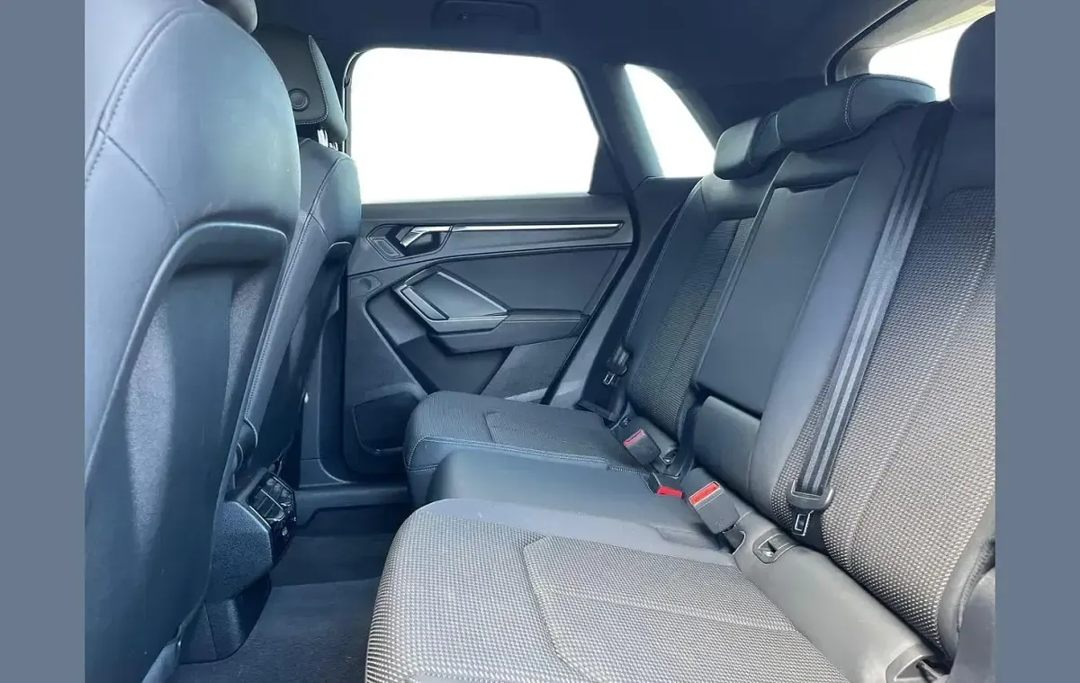 Second-hand Audi Q3 S-Line 150 CP (110 kW) 2023 Alb SUV