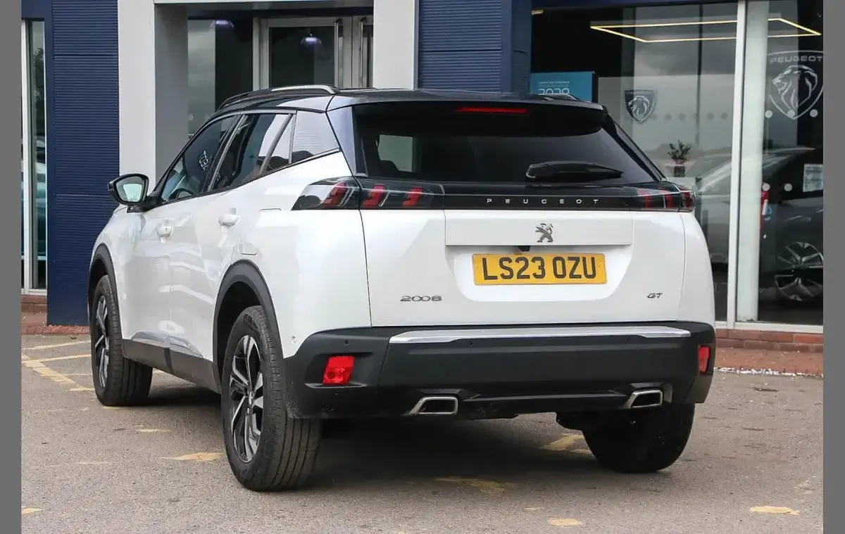 Second-hand Peugeot 2008 GTi 129 CP (94 kW) 2023 Alb SUV