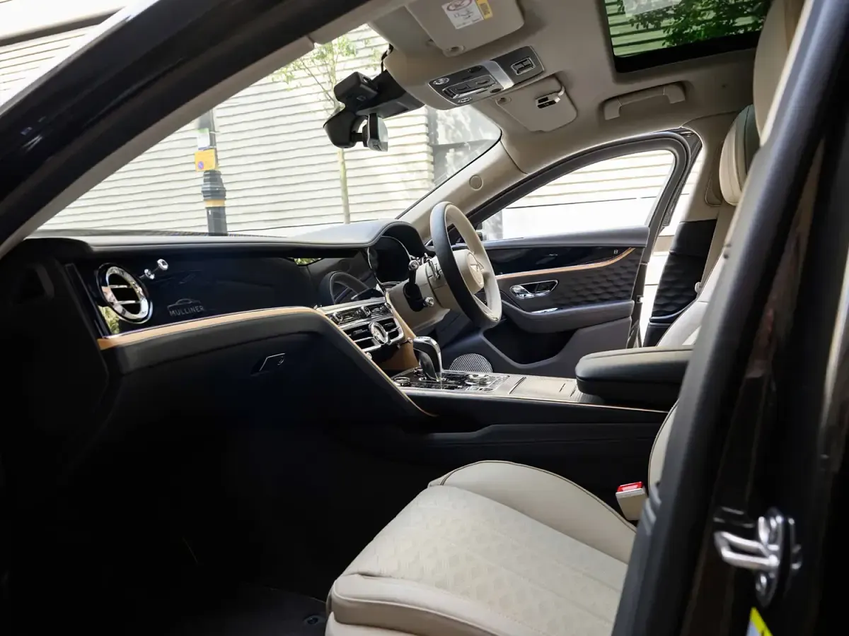 New Bentley Flying Spur Mulliner 2026 Black Sedan