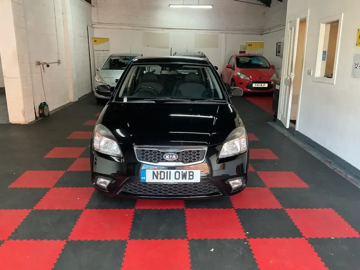 Used Kia Rio 2011 Black Hatchback