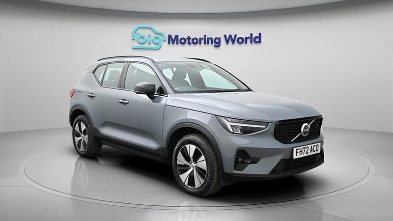 Usado Volvo XC40 Plus 211 HP (155 kW) 2023 Cinzento SUV