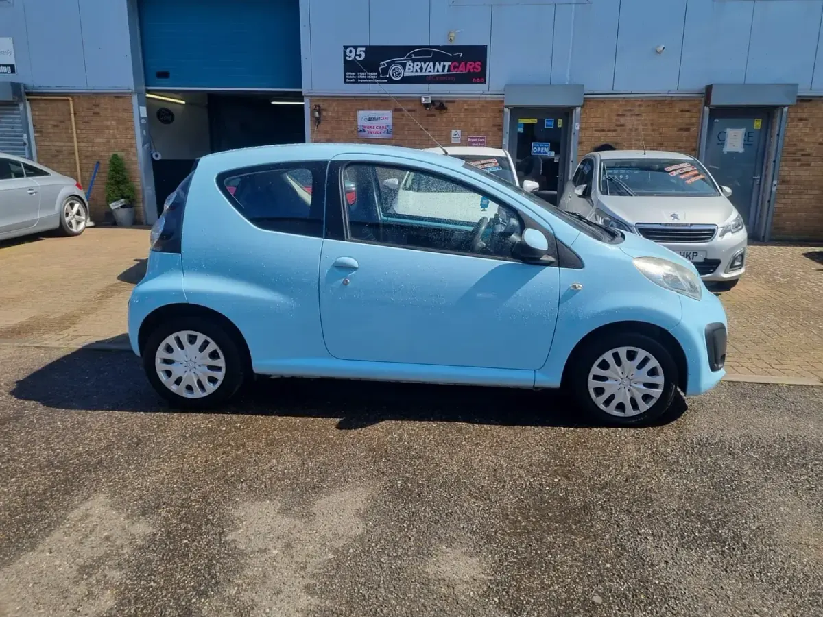 Usado Citroën C1 VTR Sport 68 HP (50 kW) 2013 Azul Citadino