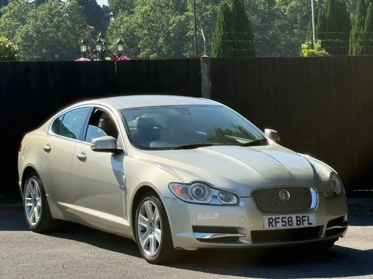 Used Jaguar XF Premium Luxury 207 HP (152 kW) 2009 Gold Sedan
