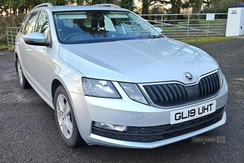 Used Skoda Octavia SE 115 HP (84 kW) 2019 Silver Estate