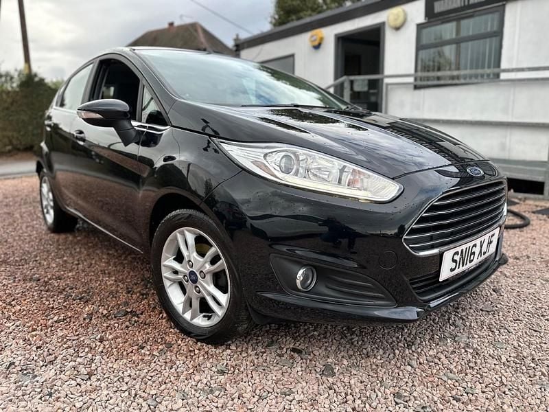 Black Used 2016 Ford Fiesta Zetec Hatchback | £5,995 (Good price) - Image 1/4