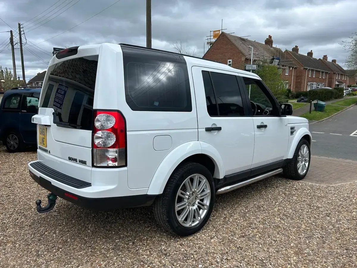 Used Land Rover Discovery 4 HSE 2011 White SUV