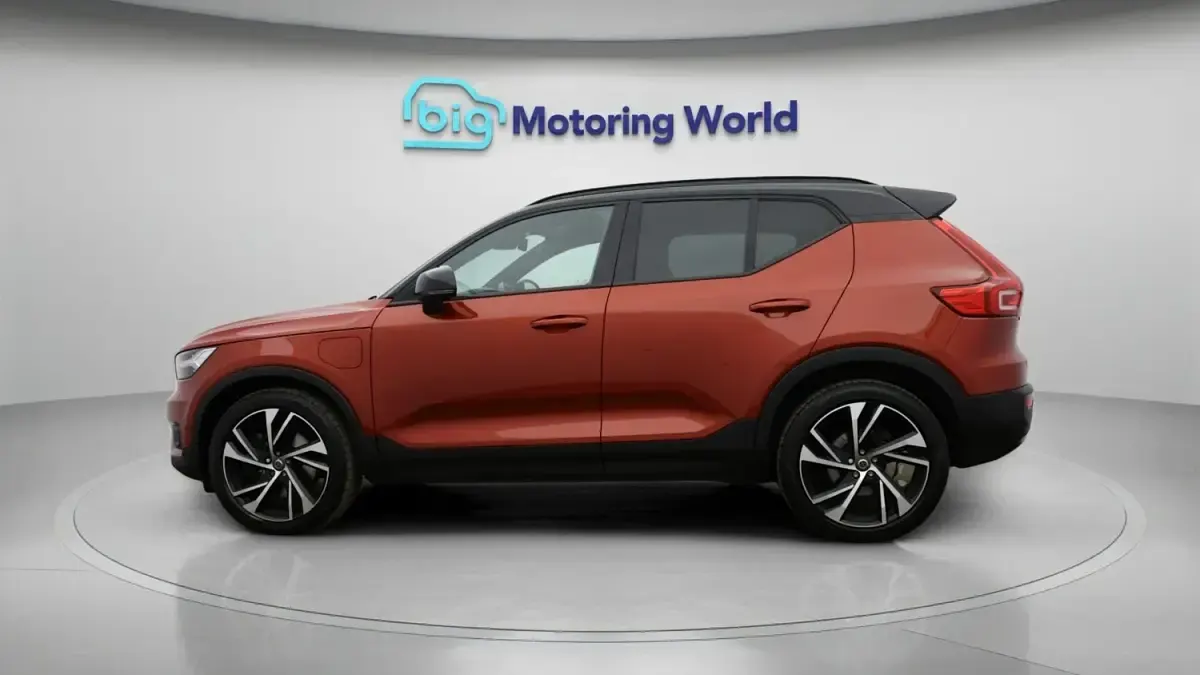 Usado Volvo XC40 R-Design Pro 262 HP (192 kW) 2021 Vermelho SUV
