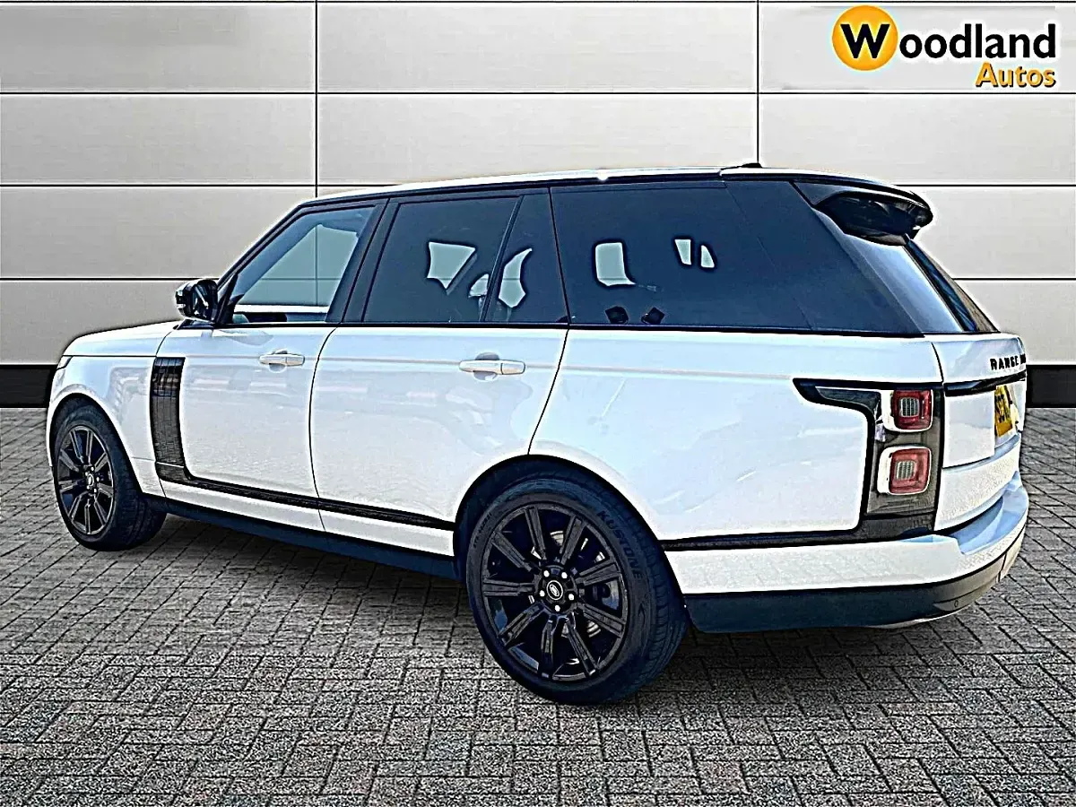 Used Land Rover Range Rover 404 HP (297 kW) 2021 White SUV
