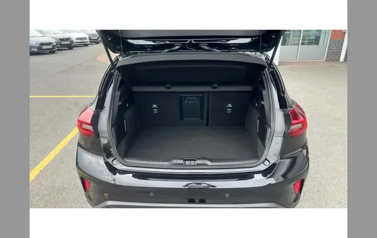 Used Ford Focus ST 276 HP (202 kW) 2023 Black Hatchback