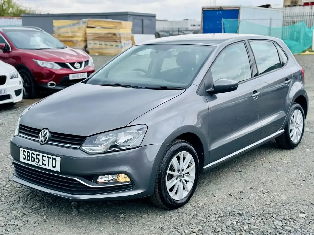 Usado VW Polo SE 2015 Cinzento Citadino