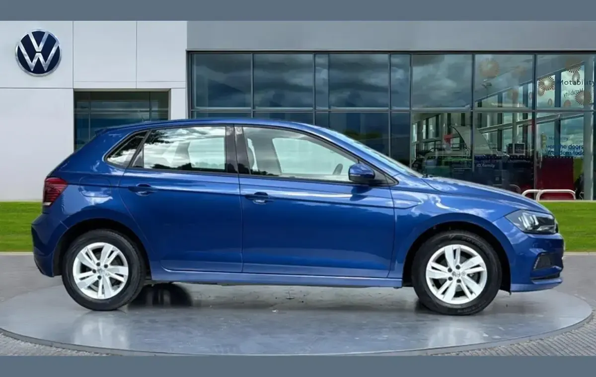 Used VW Polo SE 95 HP (69 kW) 2018 Blue Hatchback