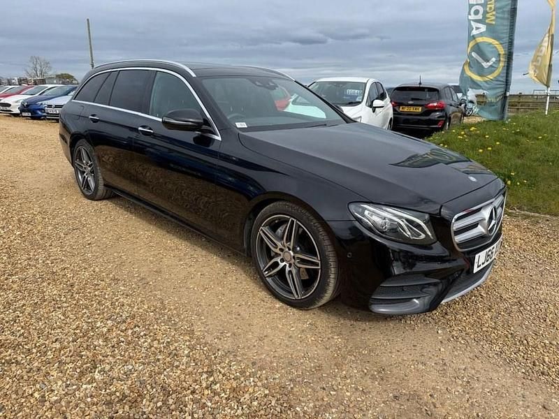 Begagnad Mercedes E220 AMG line 2016 Svart Kombi