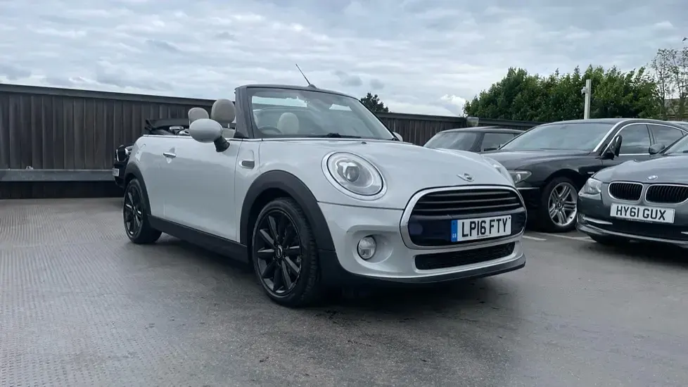 Begagnad Mini Cooper 134 HK (98 kW) 2016 Silver Halvkombi