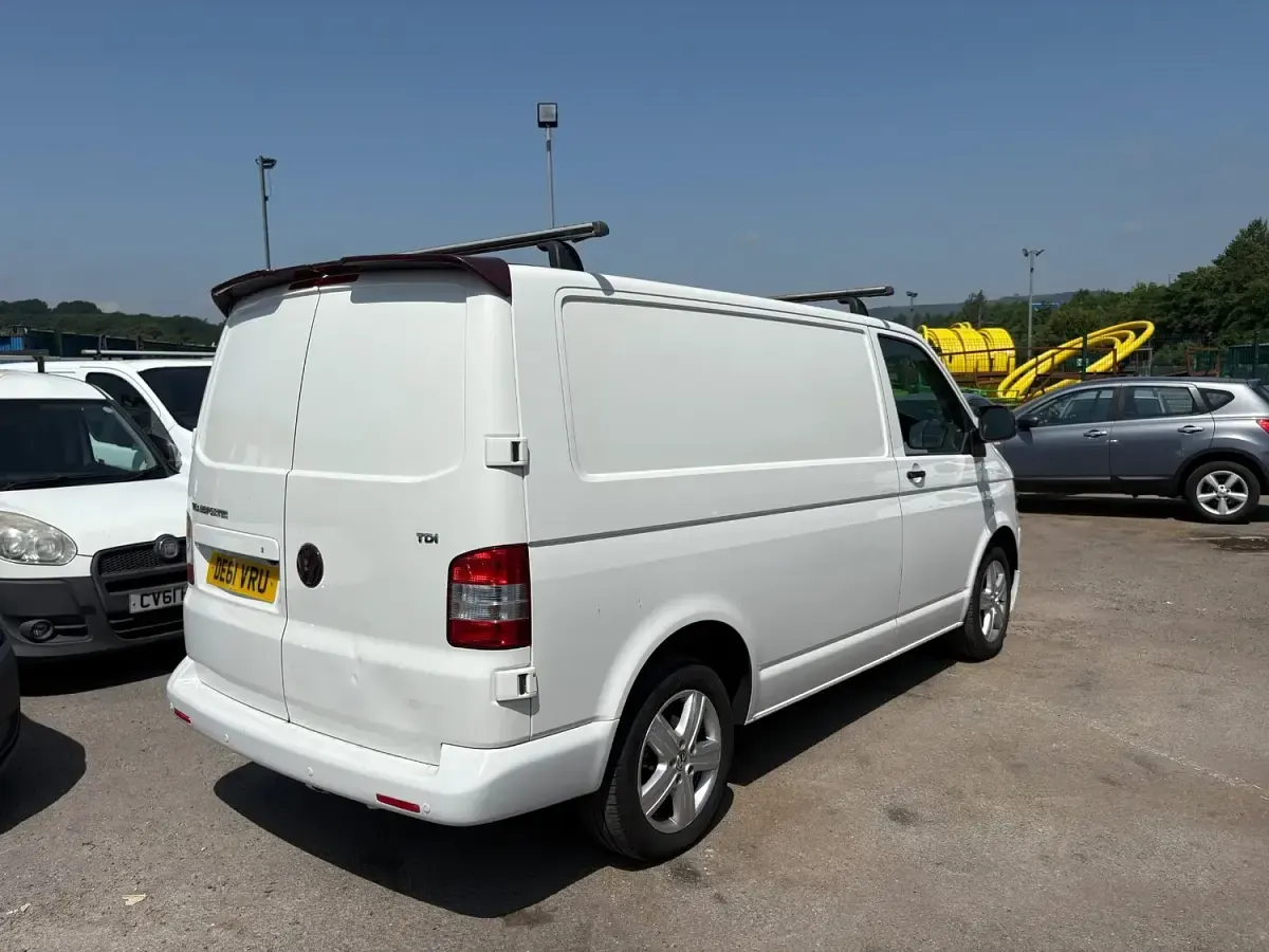 Used VW T5 102 HP (75 kW) 2011 White Van