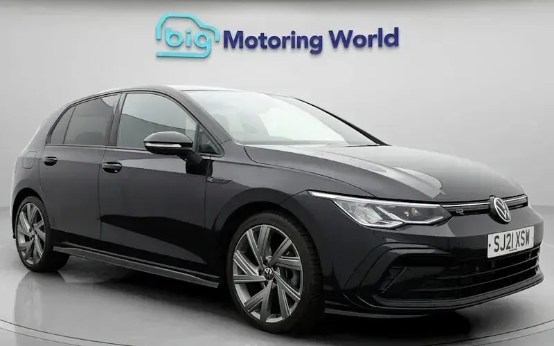 Used VW Golf VIII R-line 131 HP (96 kW) 2024 Hatchback