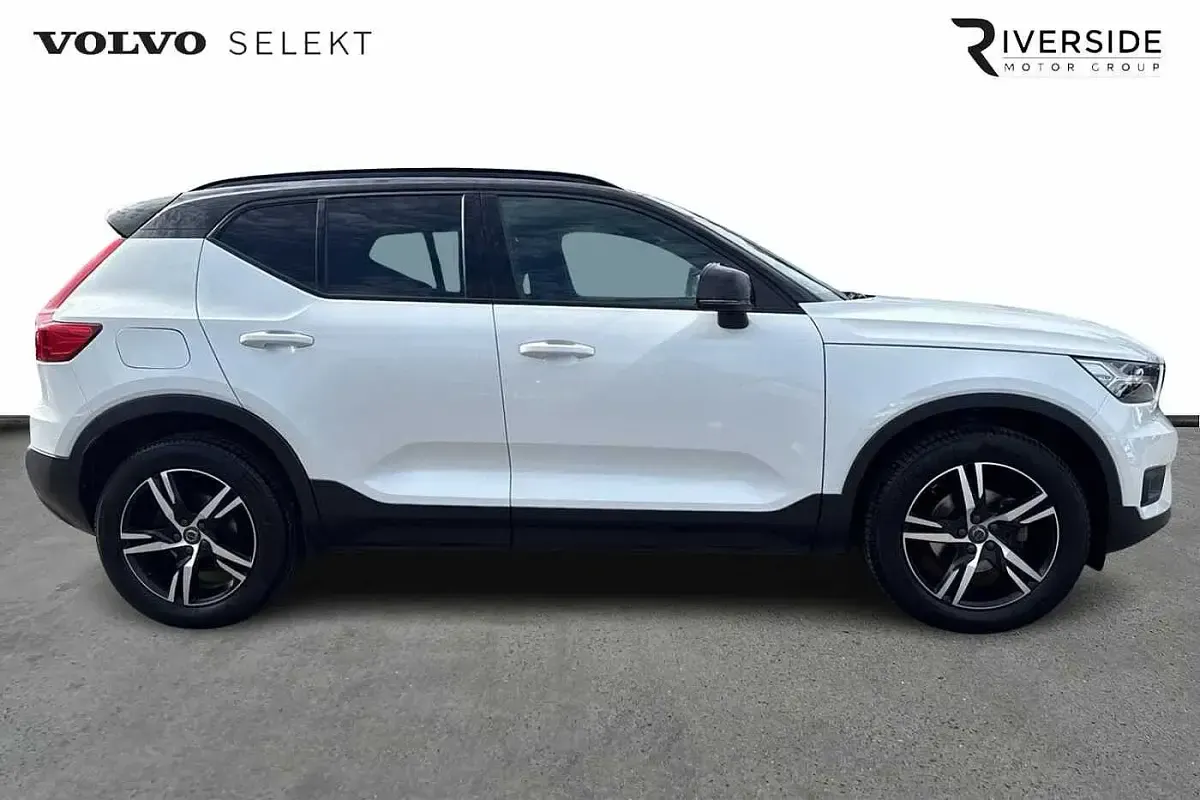 Used Volvo XC40 R-Design 163 HP (119 kW) 2020 Crystal white SUV
