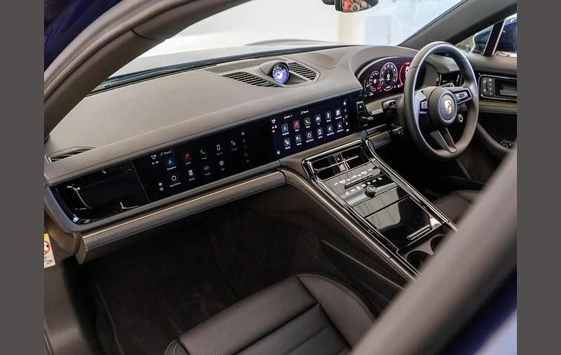 Used Porsche Panamera 353 HP (259 kW) 2025 Blue Hatchback