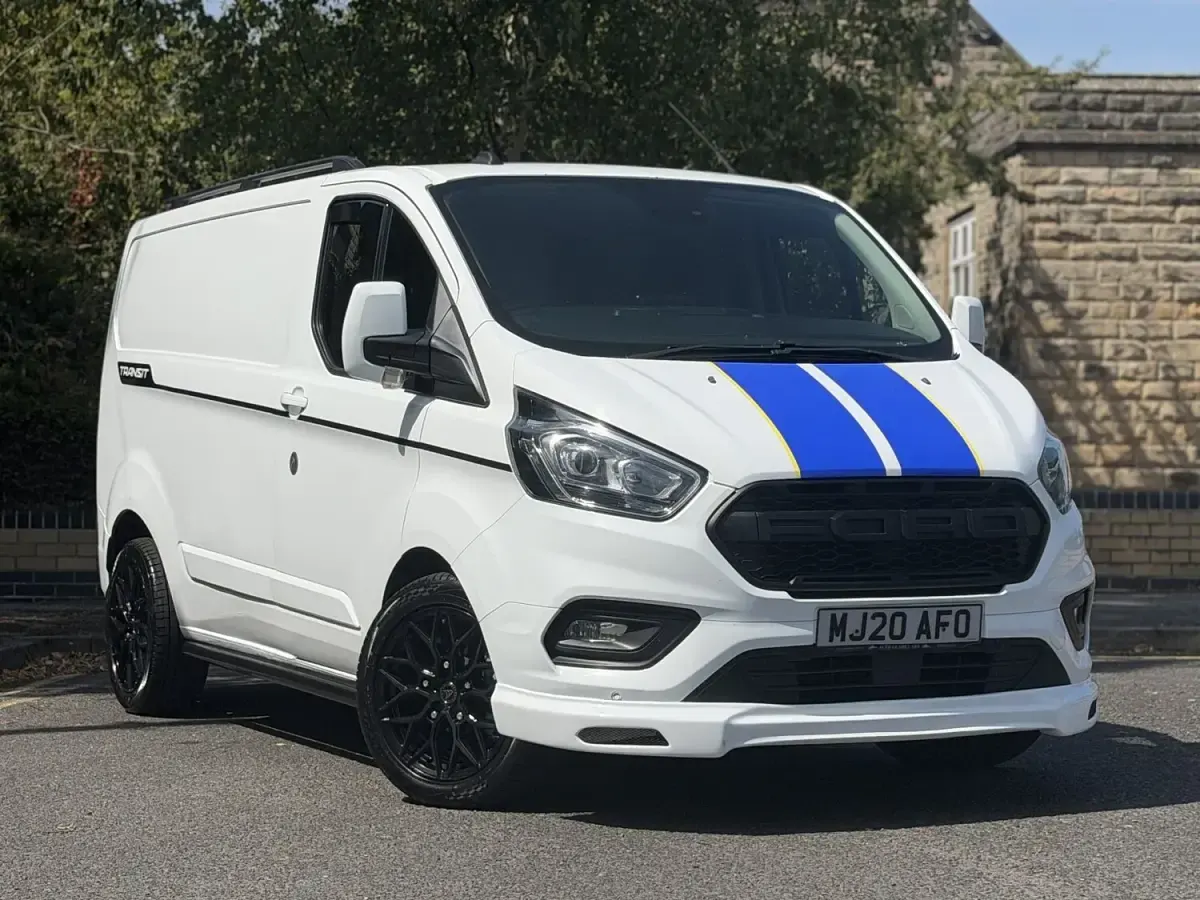 Used Ford Transit Custom Limited 130 HP (95 kW) 2020 White Van