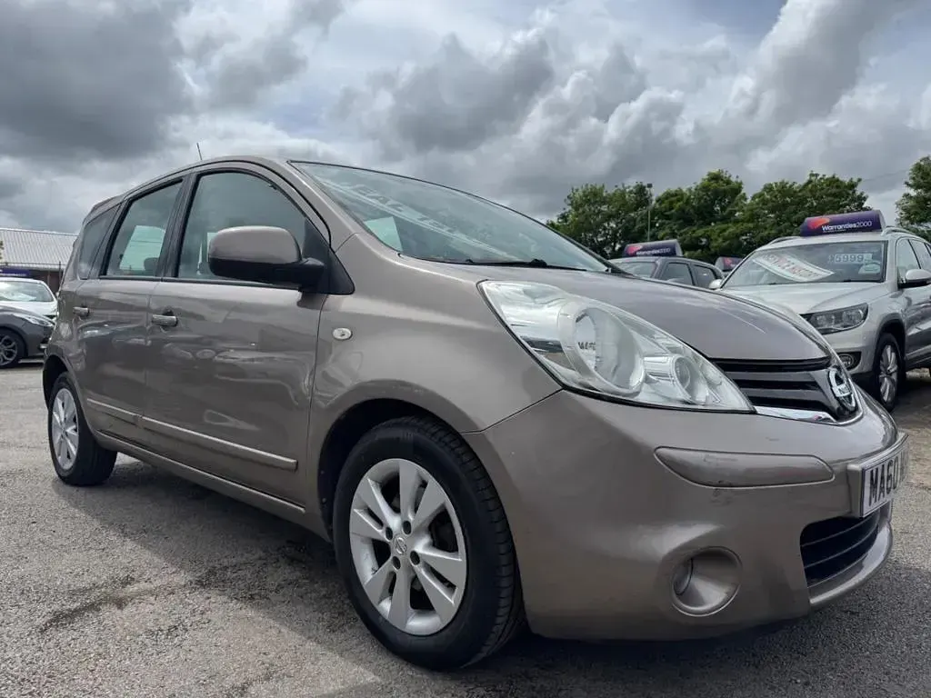 Used Nissan Note Acenta 88 HP (64 kW) 2010 Beige Hatchback