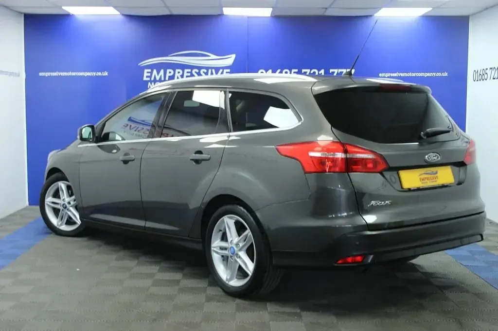Używany Ford Focus Titanium 115 KM (84 kW) 2015 Szary Kombi