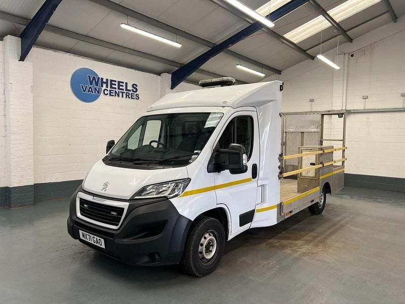 White Used 2022 Peugeot Boxer Van | £9,790 (Super price) - Image 1/4