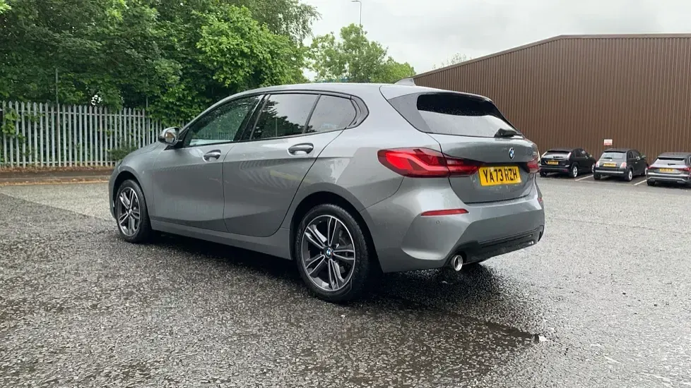 Used BMW 118 Sport Line 134 HP (98 kW) 2024 Grey Hatchback