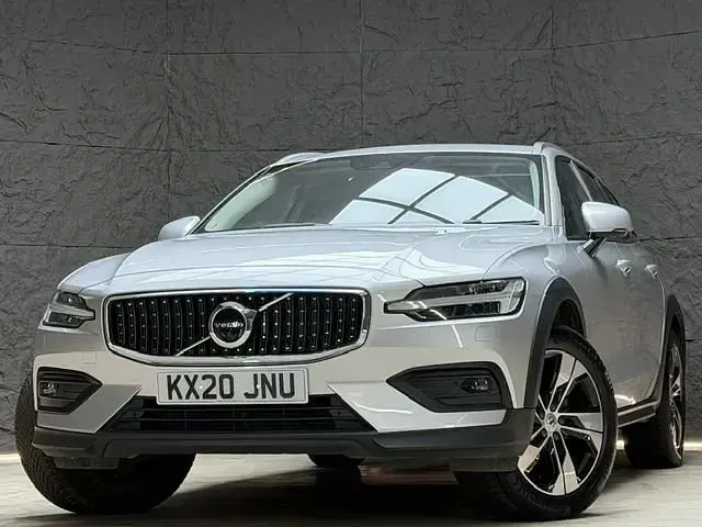 Used Volvo V60 CC Plus 190 HP (139 kW) 2020 Silver Estate