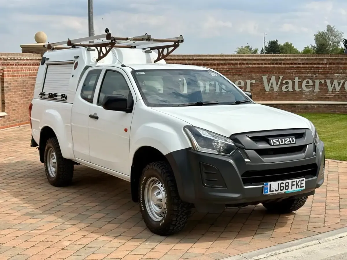Used Isuzu D-Max 2018 White Pickup