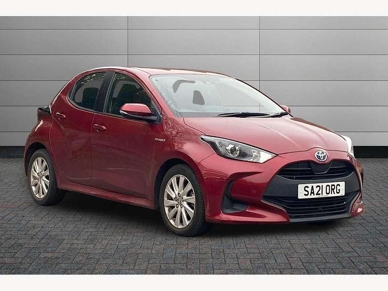 Red Used 2021 Toyota Yaris Hybrid Hatchback | £14,650 (Fair price) - Image 1/3