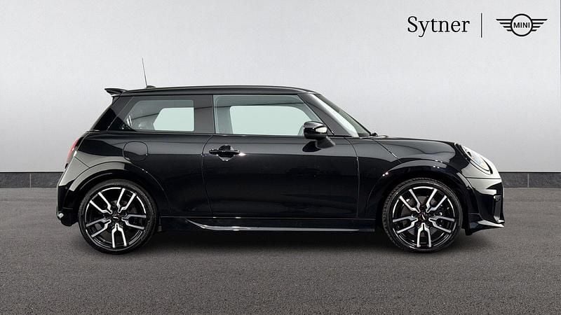 Used Mini Cooper Hatch 154 HP (113 kW) 2024 Black Hatchback