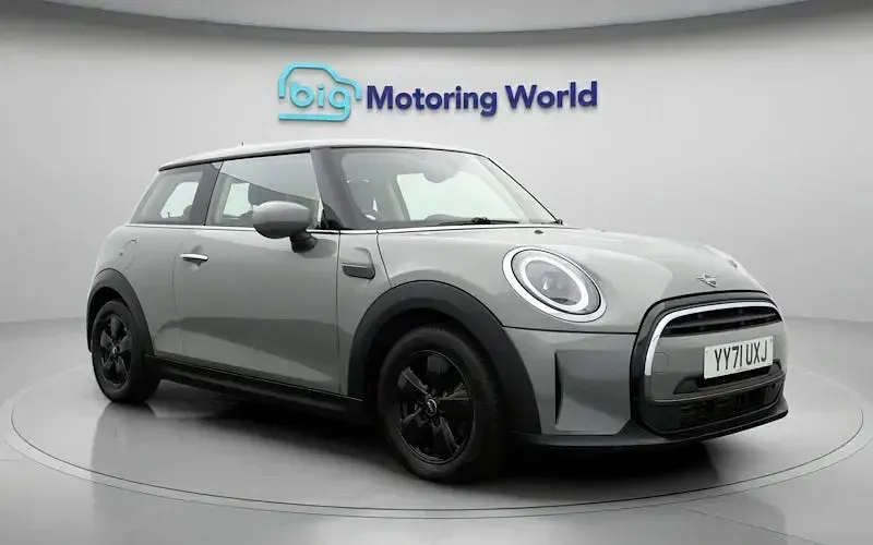 Used Mini ONE Classic 102 HP (75 kW) 2022 Hatchback
